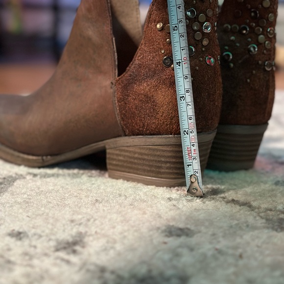 New boots - Picture 7 of 9